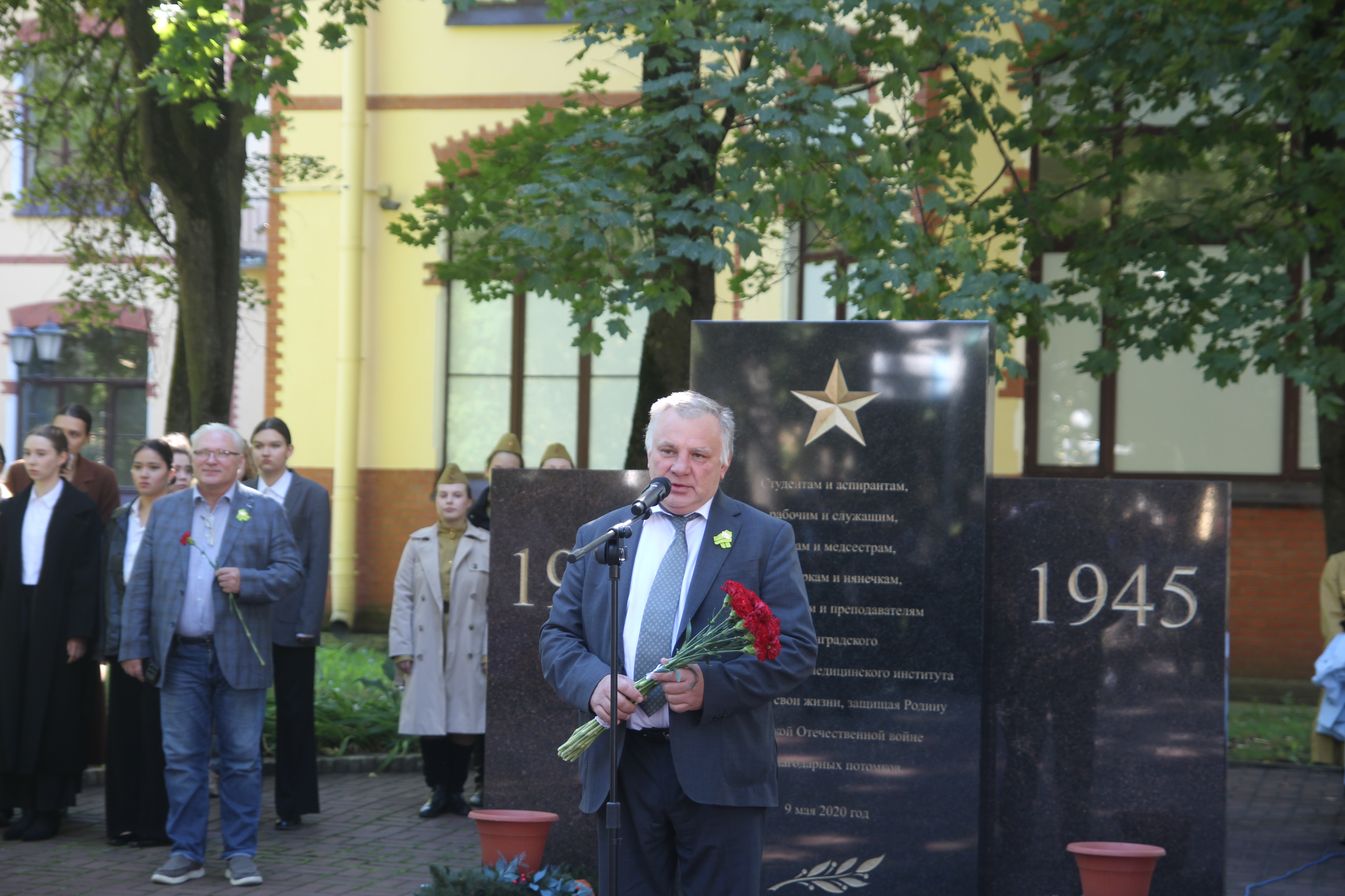 Подвигу твоему, Ленинград! В Педиатрическом университете почтили память врачей блокадного Ленинграда